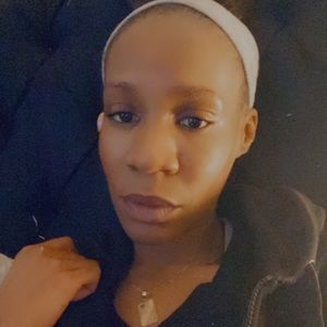 Meet your Posher, Dominique